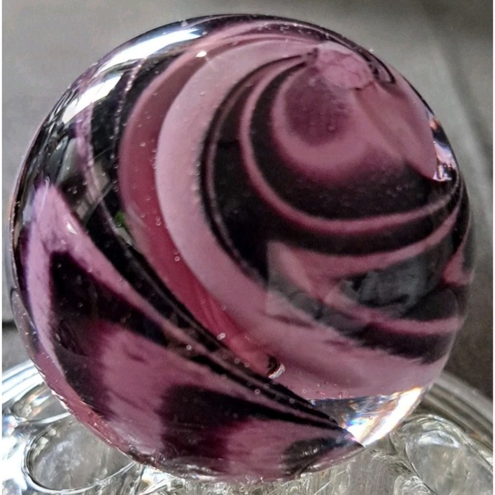 Signed Artist Handmade Art Glass Marble Pink Purple Black Swirl Dated 2003 1.73" - Picture 3 of 14